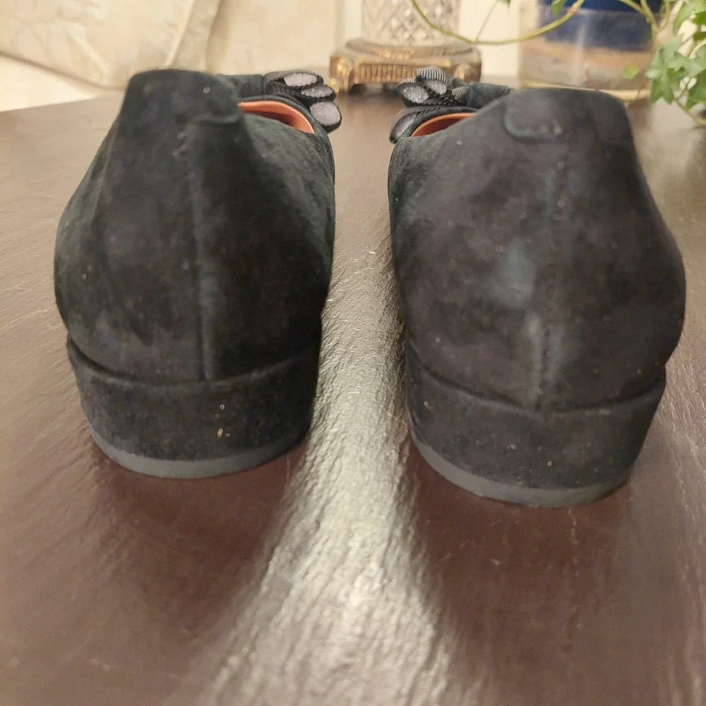 NEW! Gentle Souls Kenneth Cole Women's Atlas Flat Black Suede Bow‎ Size 5.5 $149
